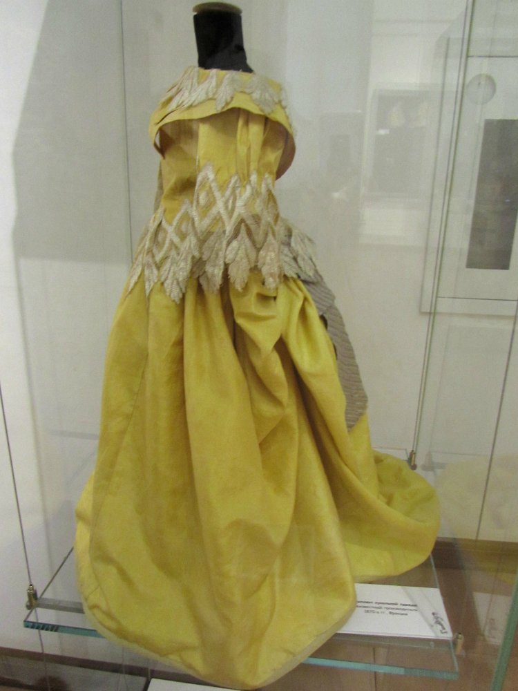 «Мода по-взрослому. Истории из кукольного гардероба» - выставка в Музее-заповеднике «Царицыно» - продолжение - 5-ый зал.