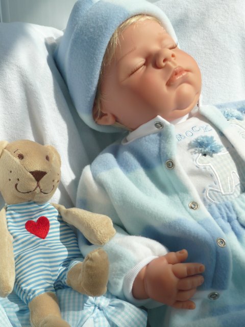 Rock-a-bye - спящее чудо от Lee Middleton (фото 5)