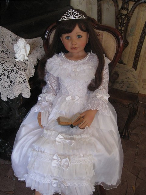 Комиссионка + ненужная занавеска + 5 метров кружева. Нарядное платье для куклы (фото 2)