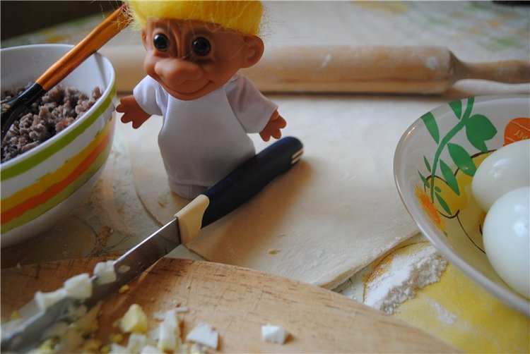 Сделать нужно нам пирог, Чтоб отведать каждый мог. Граммов сто возьмем улыбок, И совсем чуть-чуть ошибок (фото 7)