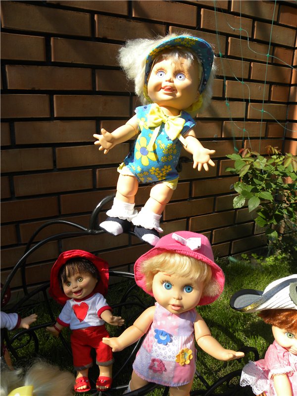 Девочки на прогулке — Куклы Galoob Baby Face (Фейсинки): винтаж 90 (фото 2)