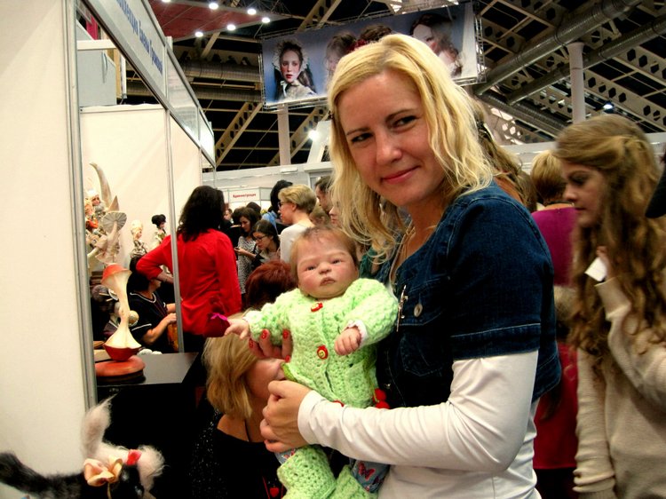 Наш приз в конкурсе - билет на выставку Международный Салон кукол 2016