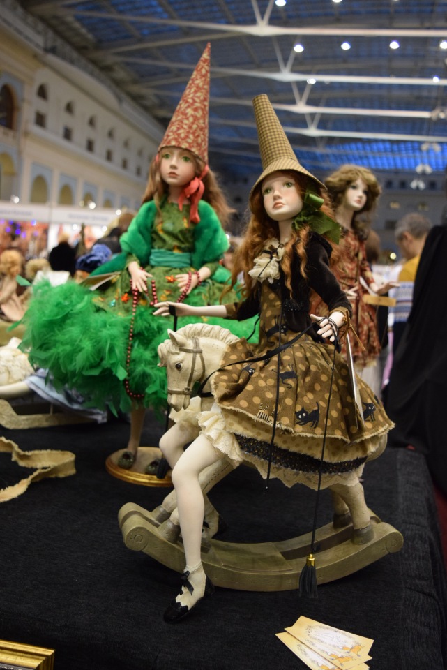 VII Московская международная выставка "Искусство Куклы". Портреты кукольной души или незримый диалог. Часть 2