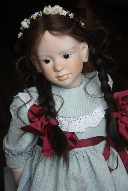 Альберта (Alberta) - фарфоровая красавица из коллекции Signature от Ruth Treffeisen, 1996 г (фото 4)