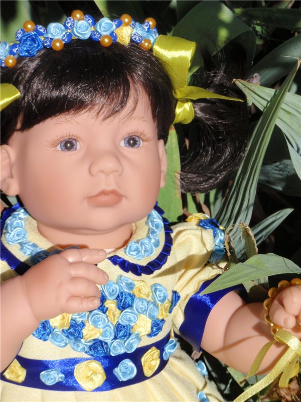 Солнечная цветочница Анюта. Эксперименты с переодеванием могут быть нескончаемы