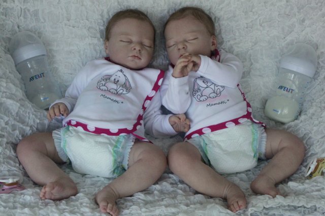 Одинаковые дочки... Куколки реборн Виктории Вишни (фото 5)