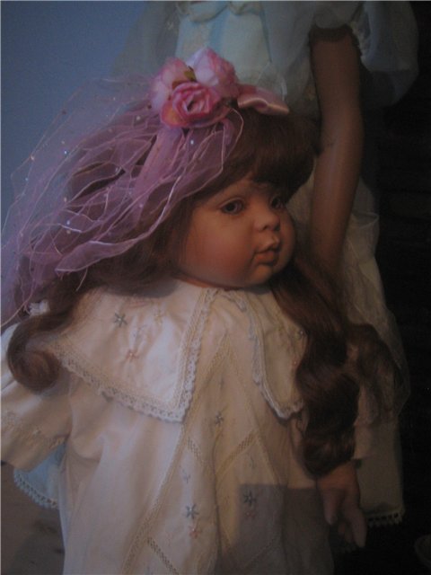 Фарфоровая Фиалочка от Файзох Спанос