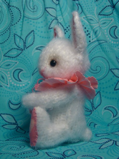 Ещё один весенний зайчик. Авторская игрушка Ольги Чернухо (фото 2)