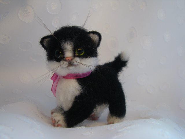 Кот - маленький, но важный. Авторская игрушка валянием из шерсти Ольги Чернухо (фото 2)