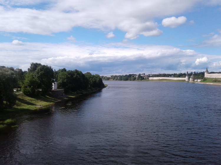 Псков: из лета в лето. Прогулки по городу и куклы