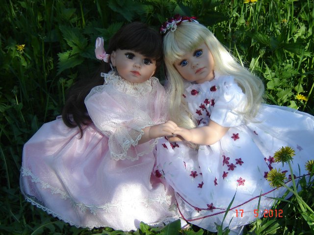 Две сестрицы Ллойда Миддлетона - настоящие принцессы