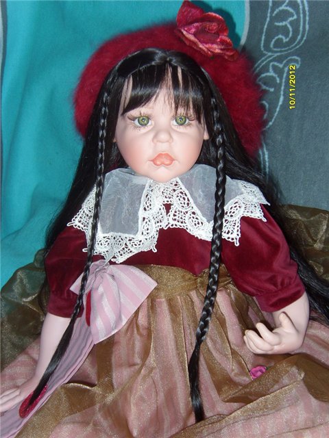 "Пурпур и Гламур". Коллекционная куколка от Ф.Спанос "Sweet Attitude" (фото 2)