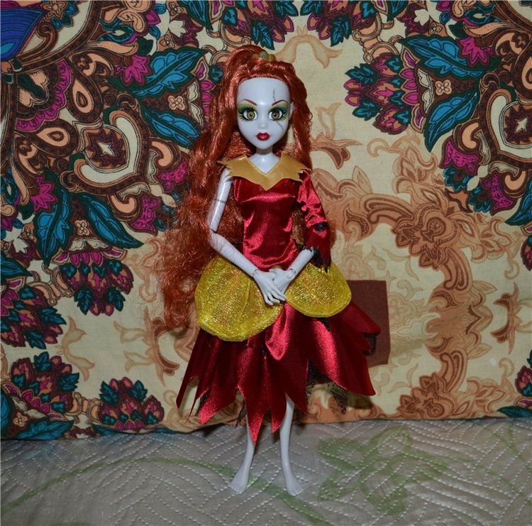 Белль, подружка для Дракулауры (фото 3)