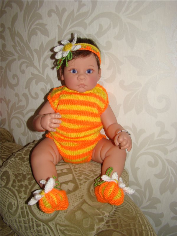 Ярче солнышка.Вязанный костюм для куколки Ли Миддлтон (фото 3)