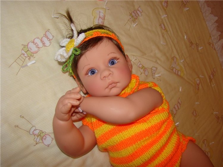 Ярче солнышка.Вязанный костюм для куколки Ли Миддлтон (фото 8)