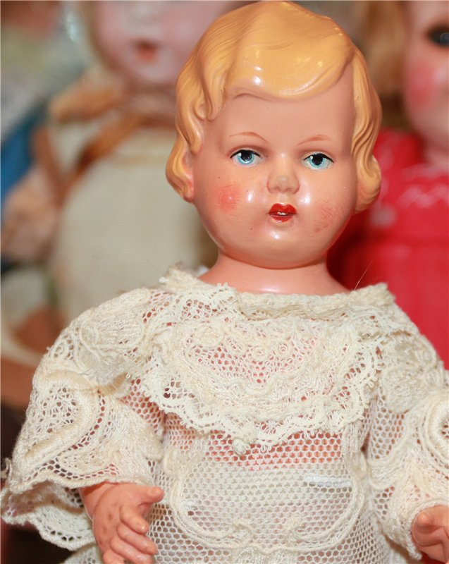 Подарки куклятам. Антикварное платье и парик