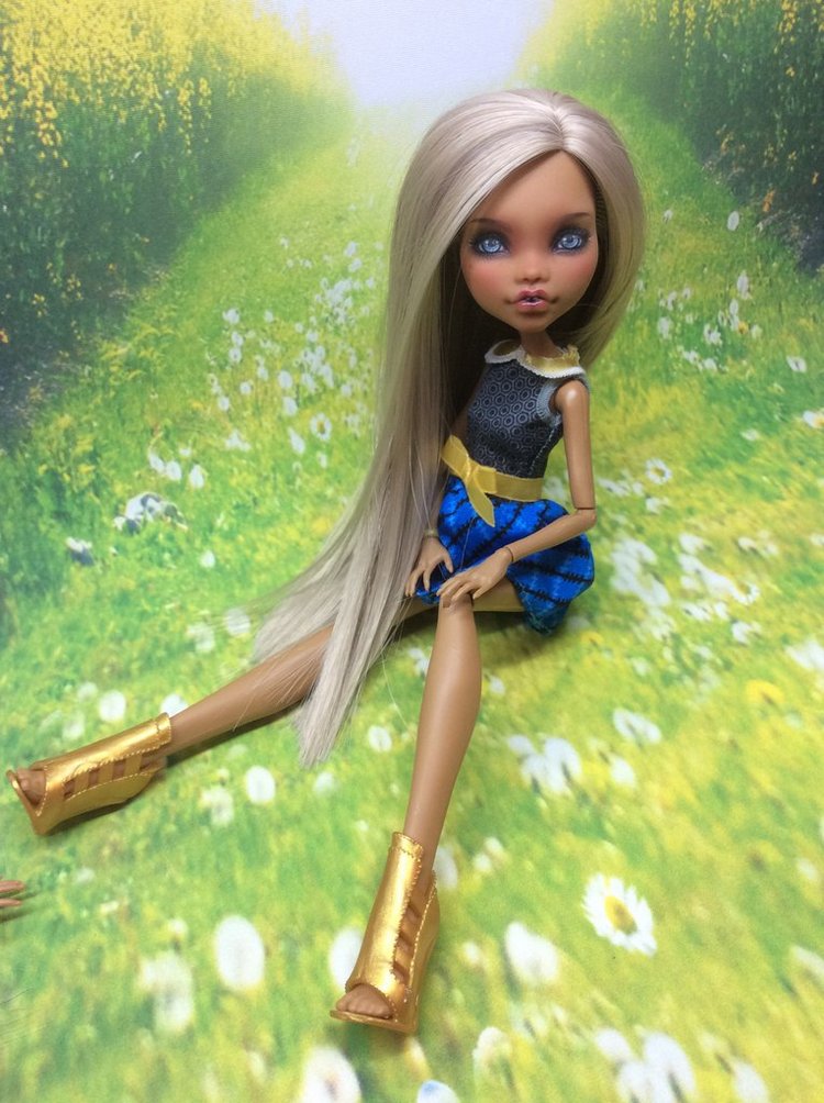 Я рисую, куклам лица я рисую