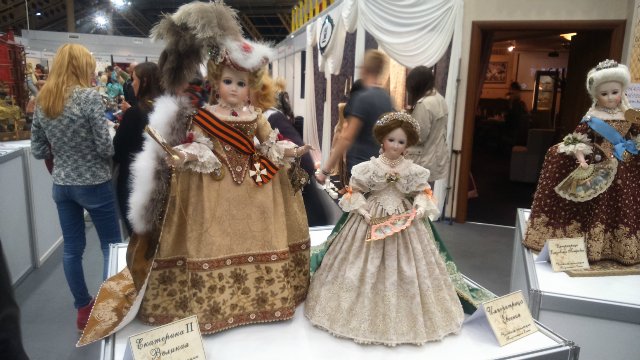 Ещё картинки с выставки... XI Международный Салон кукол на Тишинке в Москве 2015. Фото