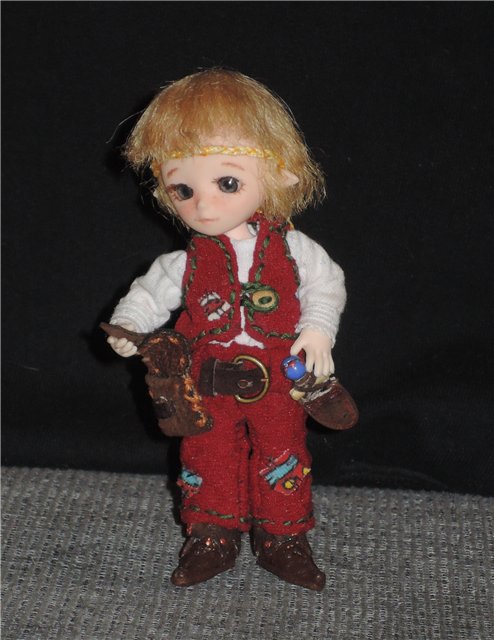 "Дилька с хоббитским кинжалом (фото 3)