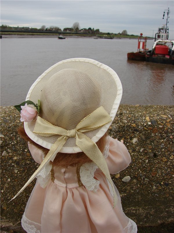 Кукла в шляпке или как я выбирала фото к конкурсу | Бэйбики Кукла в шляпке или как я выбирала фото к конкурсу