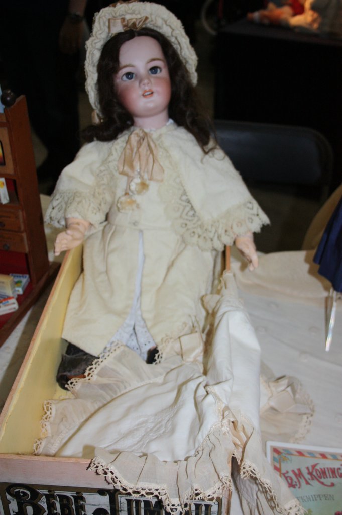 Выставка кукол, мишек тедди, кукольных домиков и миниатюры в Нидерландах 24-25 октября 2015 год. Часть третья - антикварки