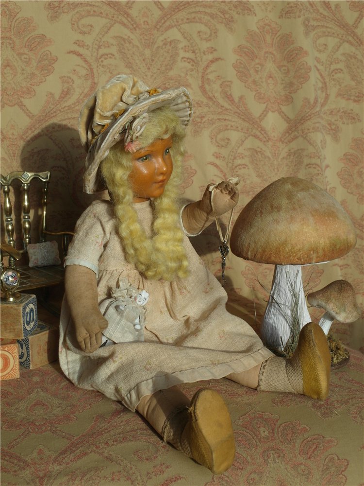 Не самый обычный антик или «Привет с аукциона Сотбис»