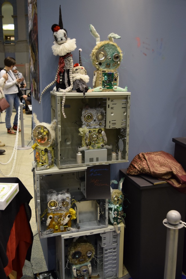 VII Московская международная выставка "Искусство Куклы". Портреты кукольной души или незримый диалог. Часть 2
