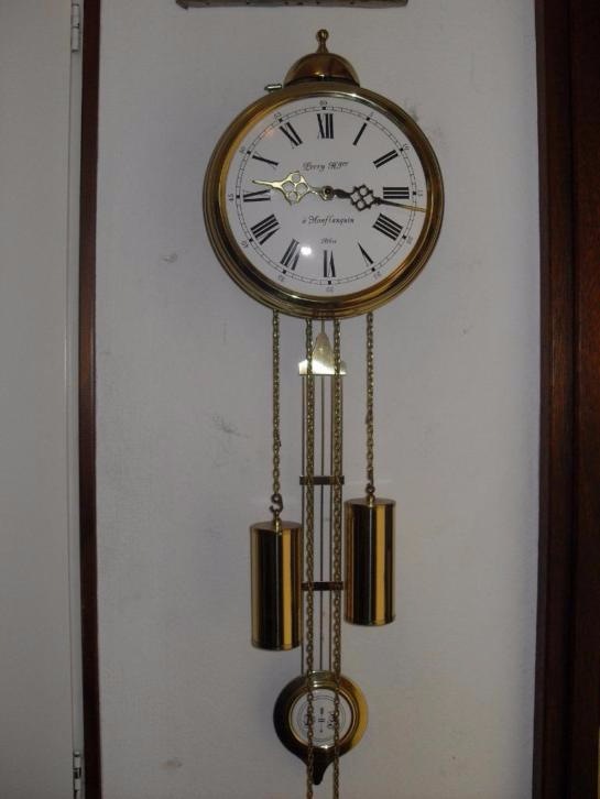 Старинные часы еще идут. Коллекция старинных часов