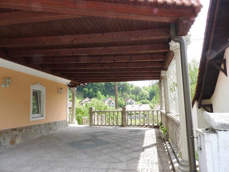 Словения, Светланка и маленький «герой» в одном ботинке