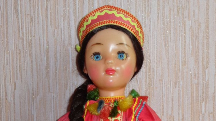 Фабрика 8 марта и серия "Куклы в старинных костюмах русских губерний"