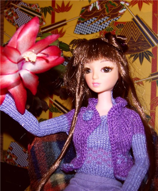 Связаные на шпильках наряды для маленьких кукол (фото 4)