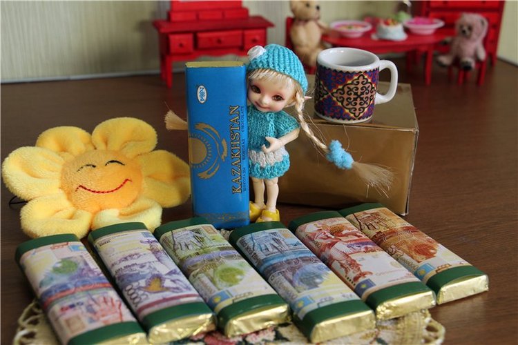 Подарки для Элис и Тоси из далёкого Казахстана