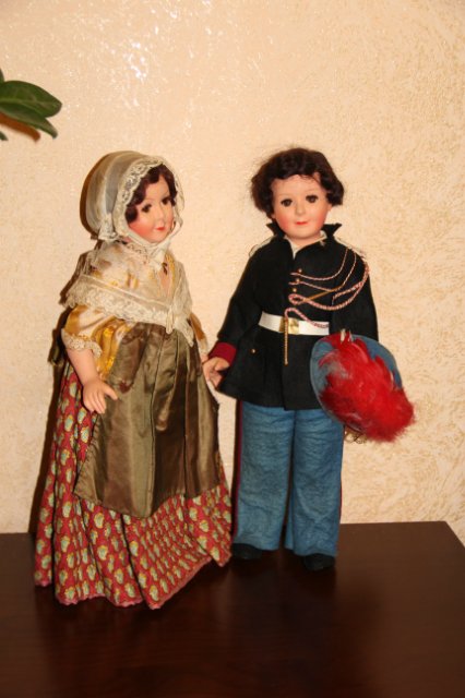 Жемчужины моей коллекции антикварная французская пара Petitcollin и кубинка 1970-х ивановской фабрики игрушек (фото 3)