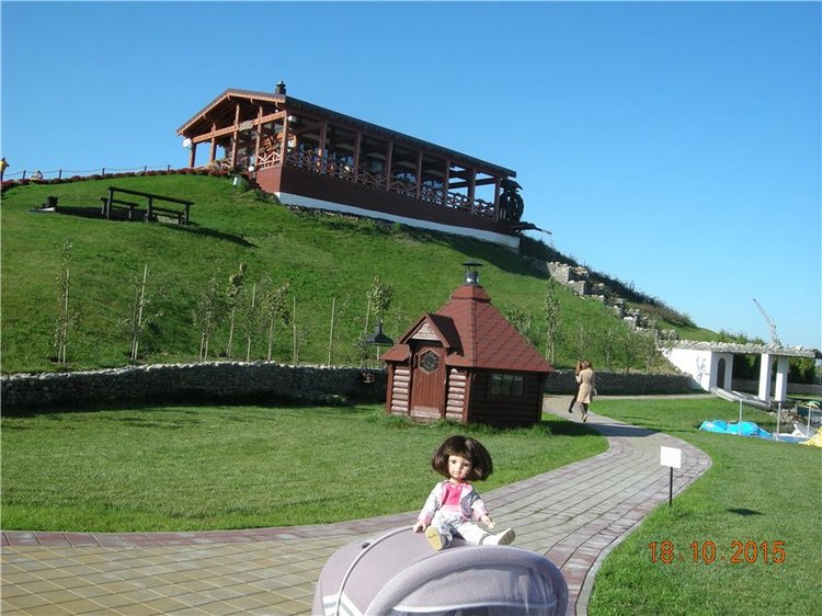 Первые прогулки Алисы — Фэшн