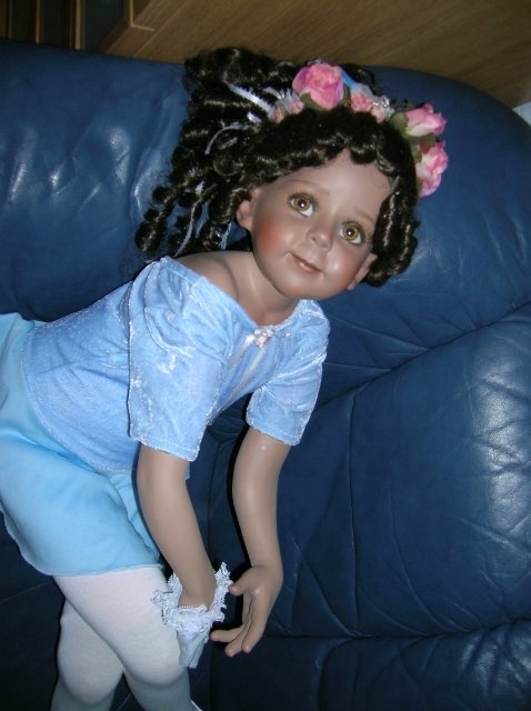 Голубая танцовщица или Магия балета. Фарфоровая коллекционная кукла от Донны Руберт