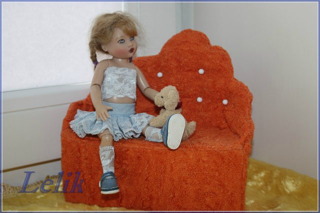 Наш диванчик, или одёжка из платков. Куколки от Helen Kish (фото 3)