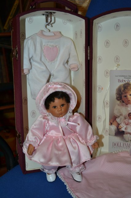 Дом-саквояж для малышки-мулатки от Ли Миддлтон