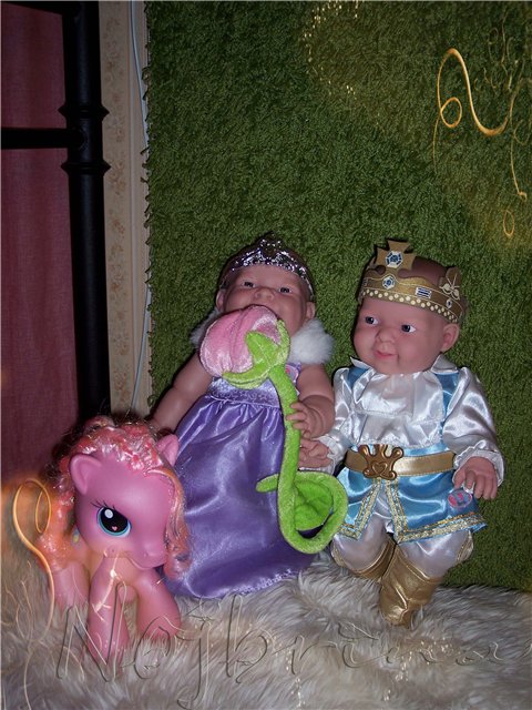 Золушка. Старая сказка на новый лад в исполнении малышей Berenguer