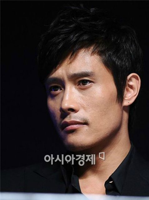 Кукла и актер: Ли Бён Хон (Lee Byung Hun) | Бэйбики Кукла и актер: Ли Бён Хон (Lee Byung Hun)