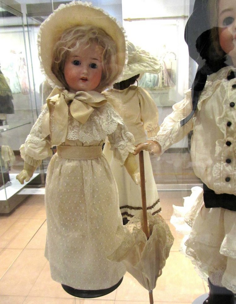 «Мода по-взрослому. Истории из кукольного гардероба» - выставка в Музее-заповеднике «Царицыно» - продолжение - 6-ой зал.