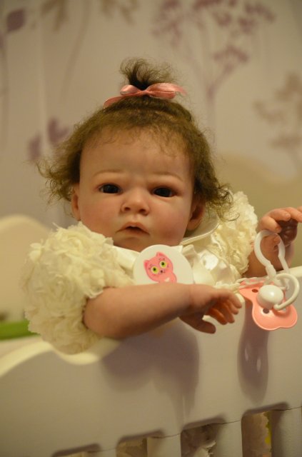 Кукла реборн Сабрина - маленький серьезный человечек (фото 3)