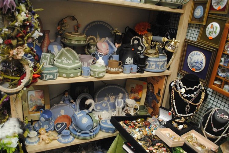 На Тишинку мы пошли – там сокровища нашли. Взгляд на «Блошиный рынок» со второго этажа | Бэйбики На Тишинку мы пошли – там сокровища нашли. Взгляд на «Блошиный рынок» со второго этажа