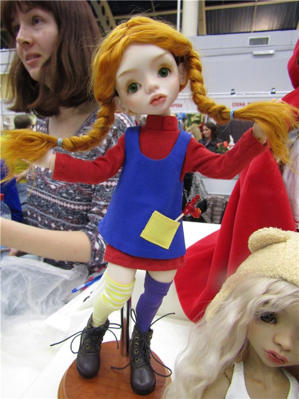 Тишинка, октябрь 2016. Куклы. Начинается выставка с лестницы. Фотобзор | Бэйбики Тишинка, октябрь 2016. Куклы. Начинается выставка с лестницы. Фотобзор