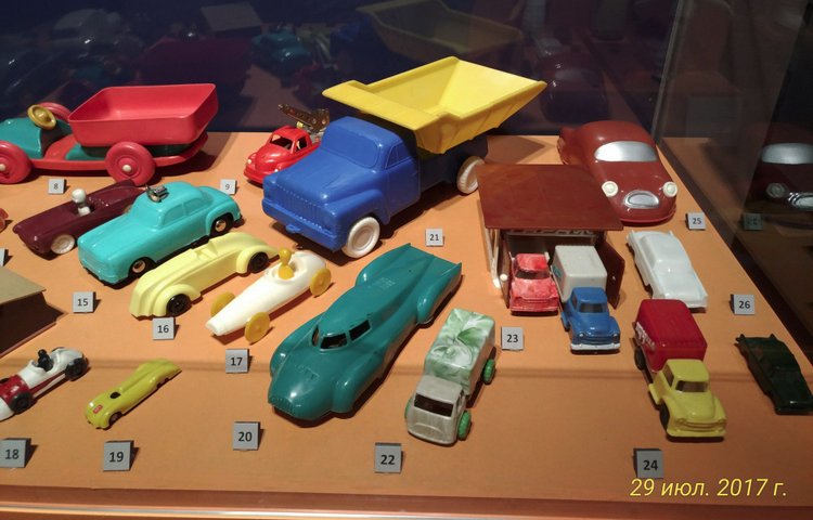 Выставка «Все лучшее – детям. Игрушки 1950–1980 годов из коллекции Сергея Романова». Часть 2