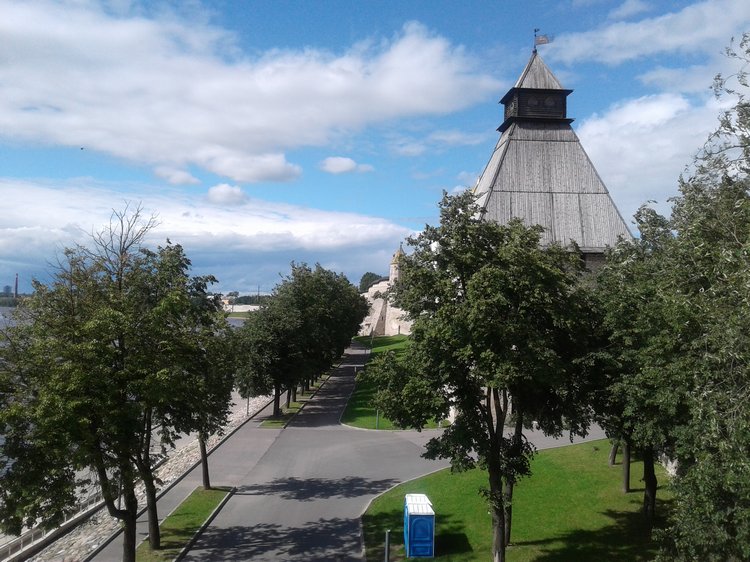 Псков: из лета в лето. Прогулки по городу и куклы