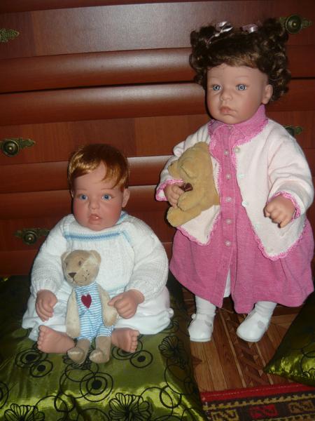 Хотим представиться! "Playing mommy" от Lee Middleton