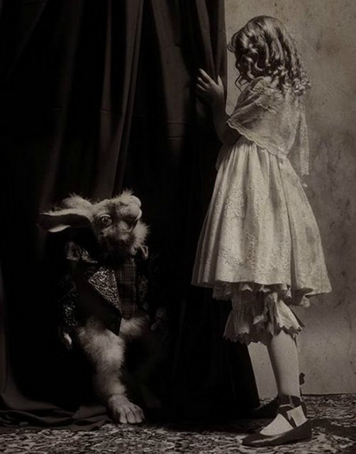 Кто Вы, мистер Кэррол или Каждый пишет, как он дышит. Фотоработы сказочника и математика | Бэйбики Кто Вы, мистер Кэррол или Каждый пишет, как он дышит. Фотоработы сказочника и математика