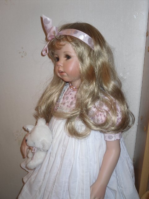 Дженифер. Коллекционная фарфоровая кукла (фото 6)