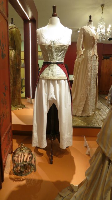 Как за неприметным фасадом может скрыватся просто удивительный Клондайк!!! Или "Это я удачно зашел!!!!!"