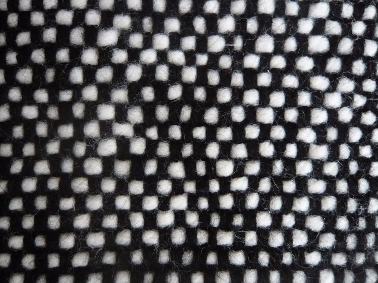 Плетеные и вязанные коврики для кукол (фото 8)